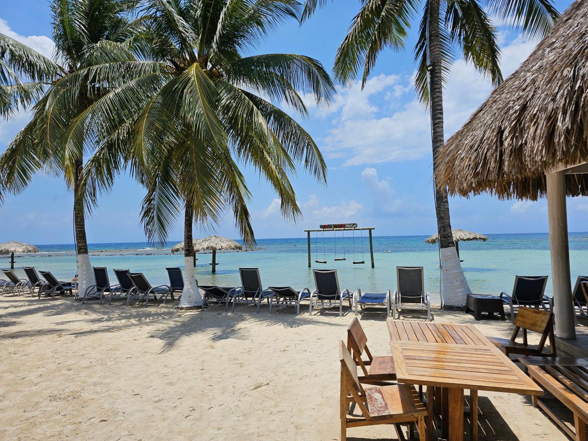 Las Palmas Joliet Corozal  Ngoại thất bức ảnh